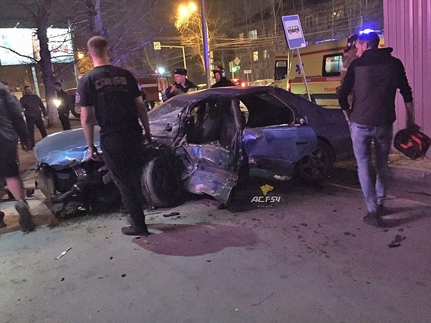 В результате ДТП были травмированы четыре человека, находившиеся в автомобиле «Тойота Чайзер».