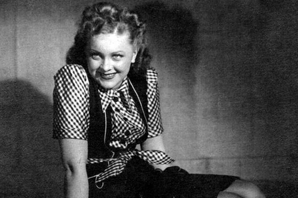 Людмила Целиковская играла в театре и была особенно популярна в 40-х