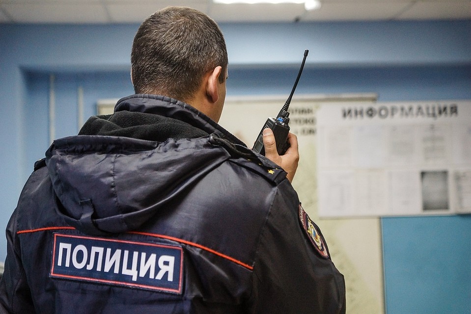 На месте происшествия работали силовики