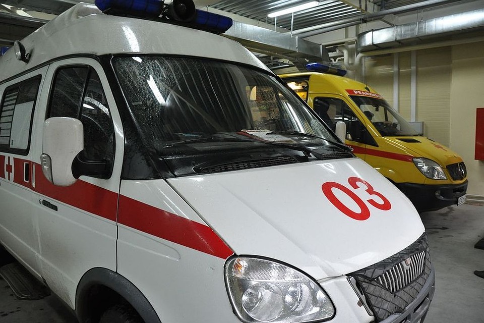Тяжелобольную девочку доставили в Москву спецбортом МЧС,