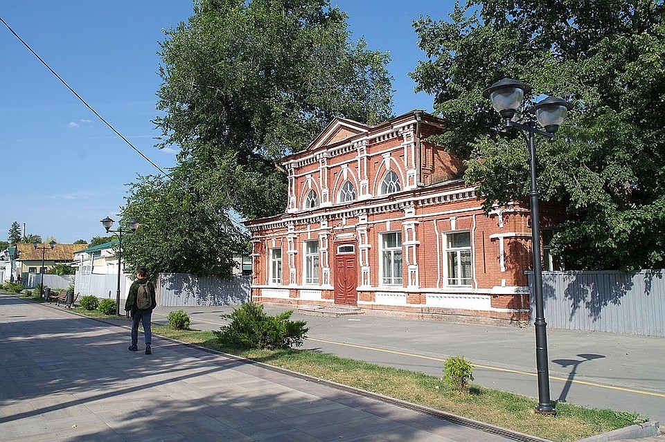 Здание бывшей поликлиники