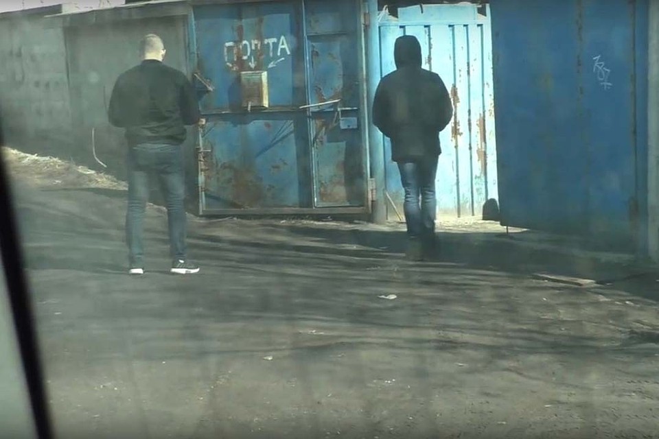 Мужчину задержали во время передачи товара покупателям. Фото: «Место происшествия»