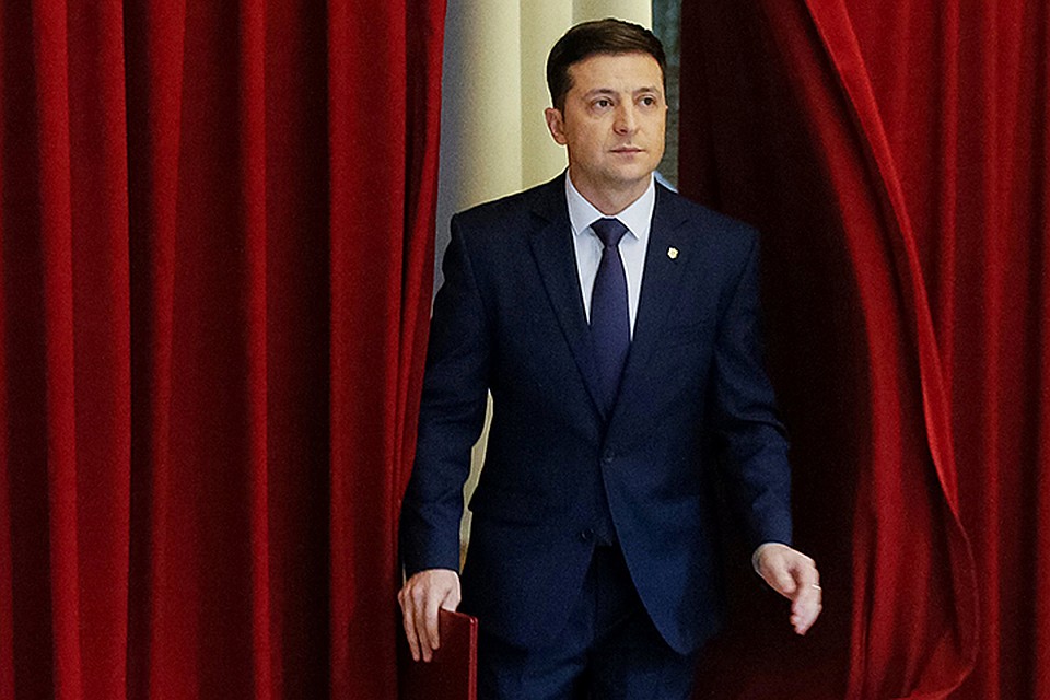 Президент очень лакомый кусочек. Все хотят на него влиять