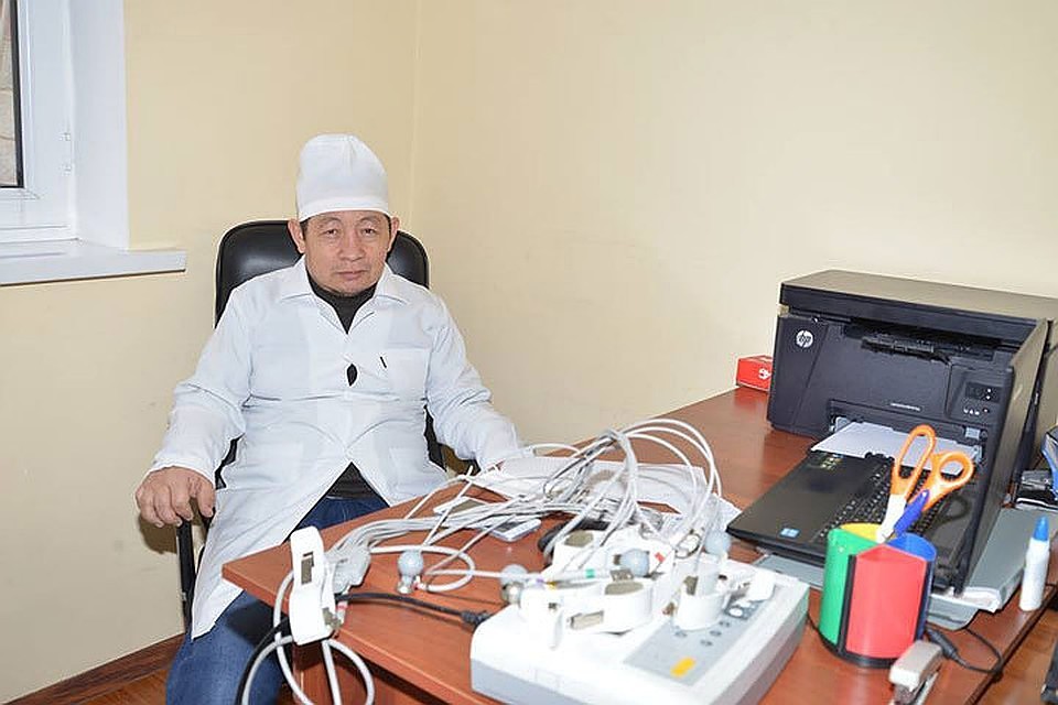 В клинике знахаря всегда очереди