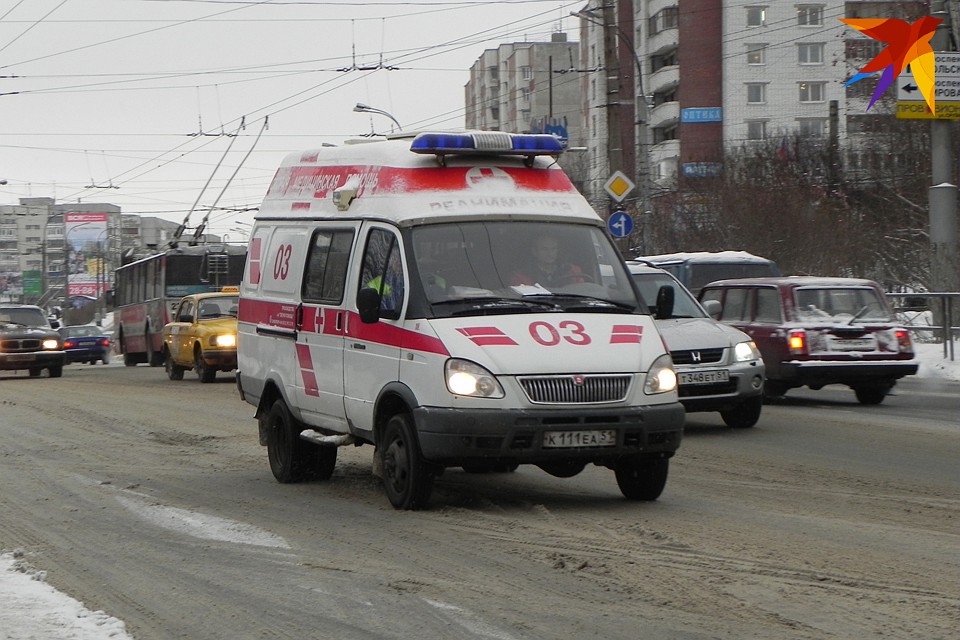 Медики приехали на помощь, а пациент оказался неблагодарным.
