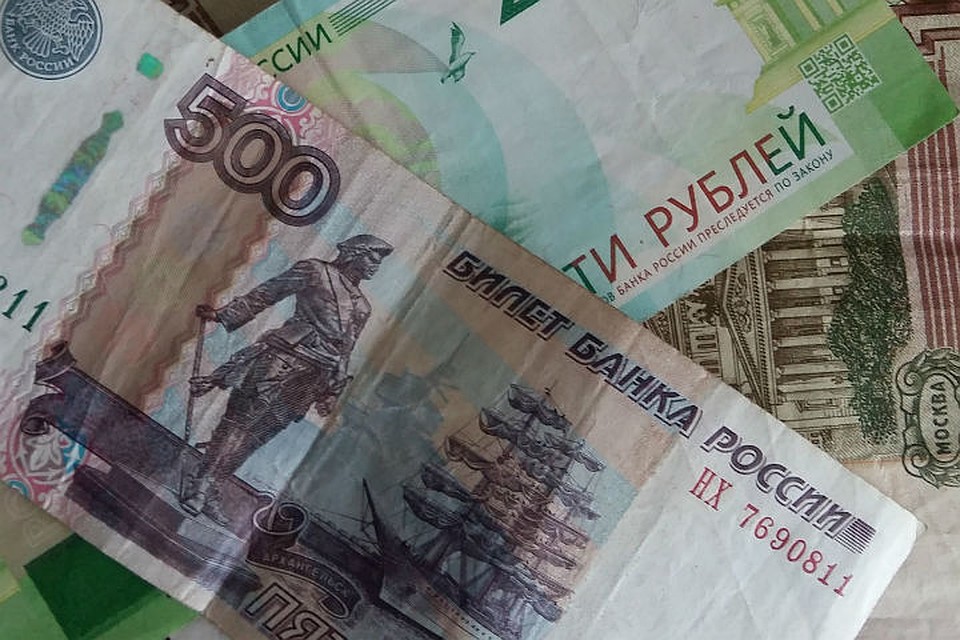 Житель Рыбинск украл у москвича карточку и снял с нее деньги.