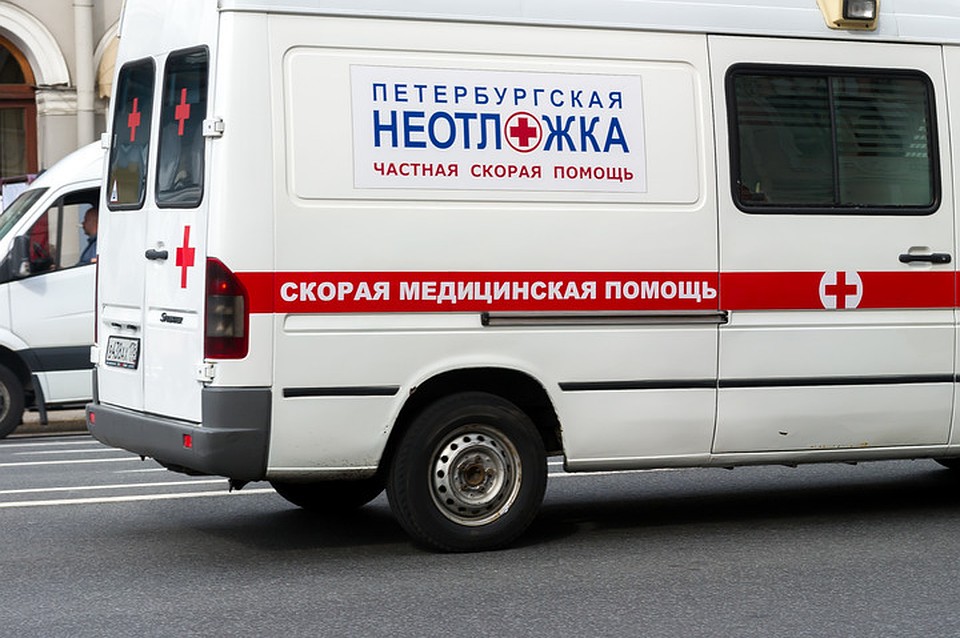 По информации из соцсетей, пострадавший до сих пор не пришел в сознание