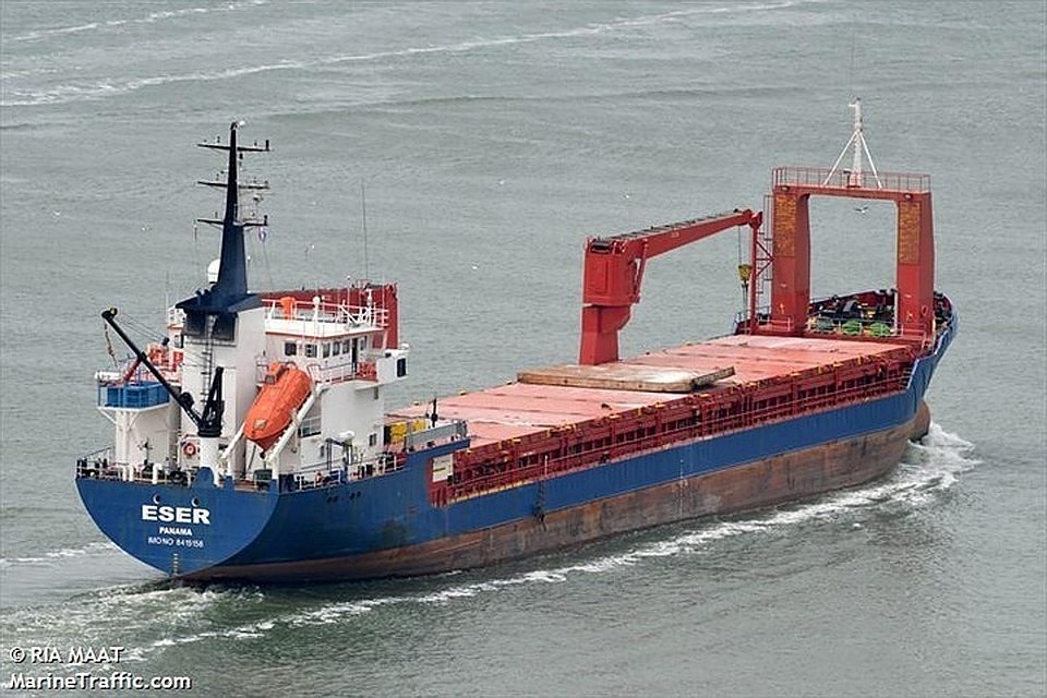 На грузовом судне Eser под панамским флагом обнаружили 9,5 тонн кокаина. Фото: Ria Maat (marinetraffic.com)