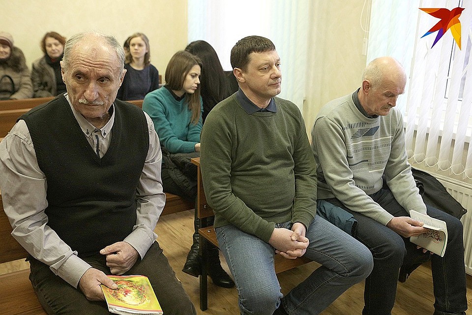 Свою вину в том, что погибли люди, обвиняемые отрицали