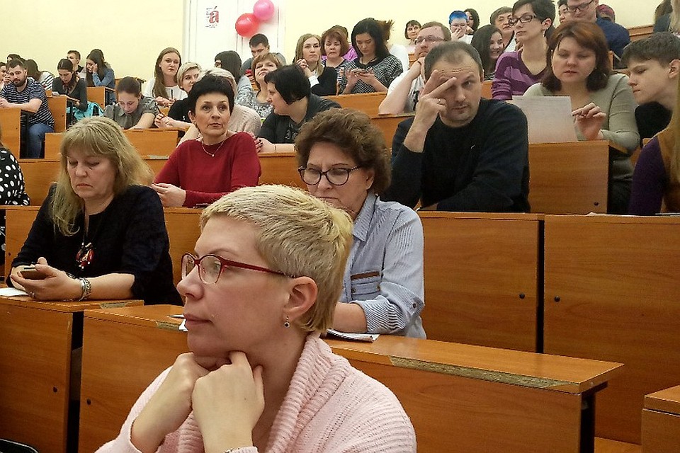 Текст оказался легче, и многие справились с ним без труда. Фото: Татьяна Жишкун