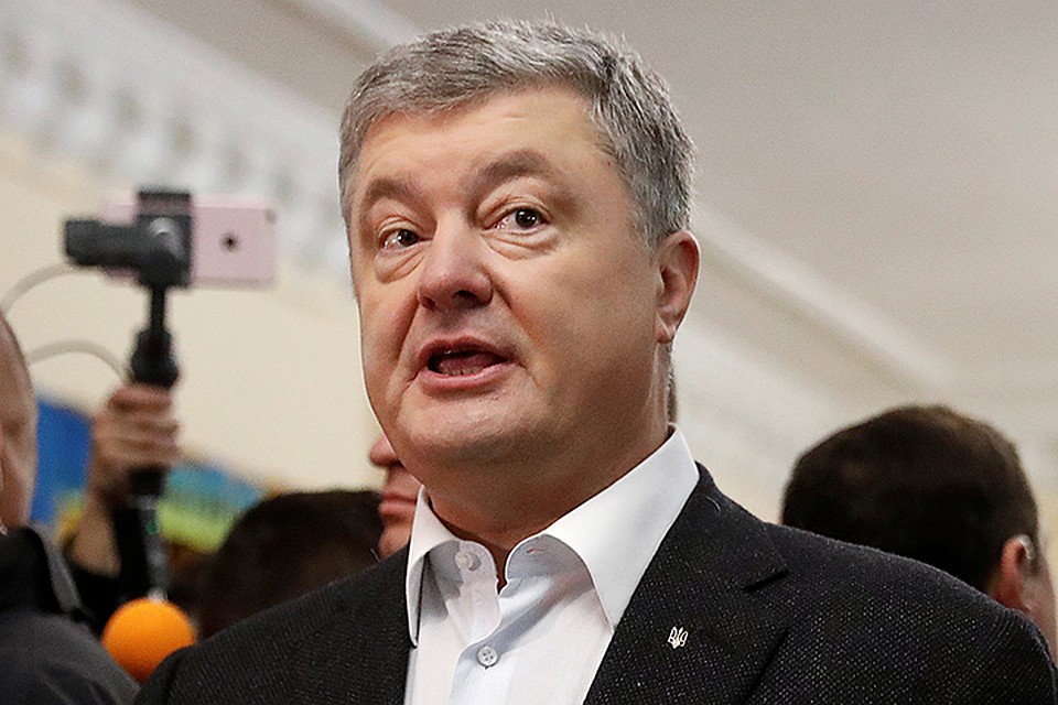 Хотя Петру Порошенко еще больше месяца оставаться у власти, самые мобильные члены его команды уже навострили лыжи с «тонущего корабля»