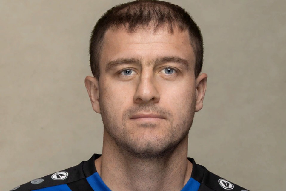 Ярославский защитник Валерий Цховребов сбил мячом пролетающего над стадионом голубя. Фото: ФК "Шинник".