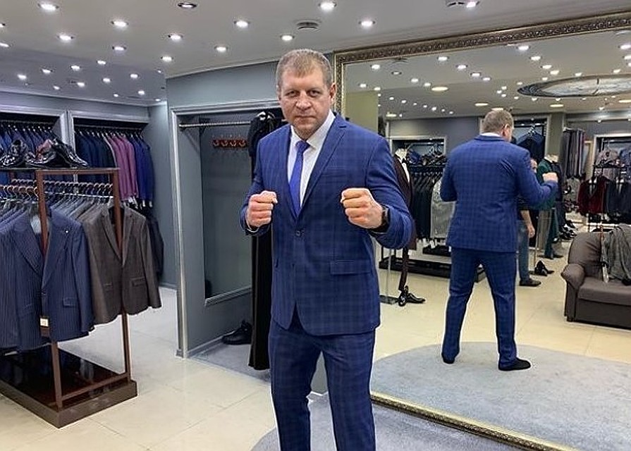 Емельяненко не сможет сесть за руль еще полтора года.