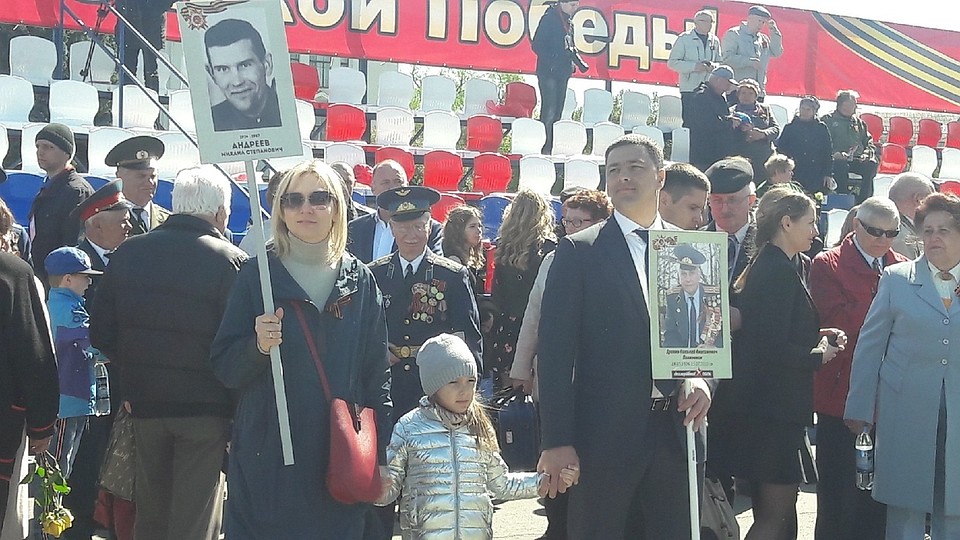 Михаил Ведерников с женой с "Бессмертном полку"