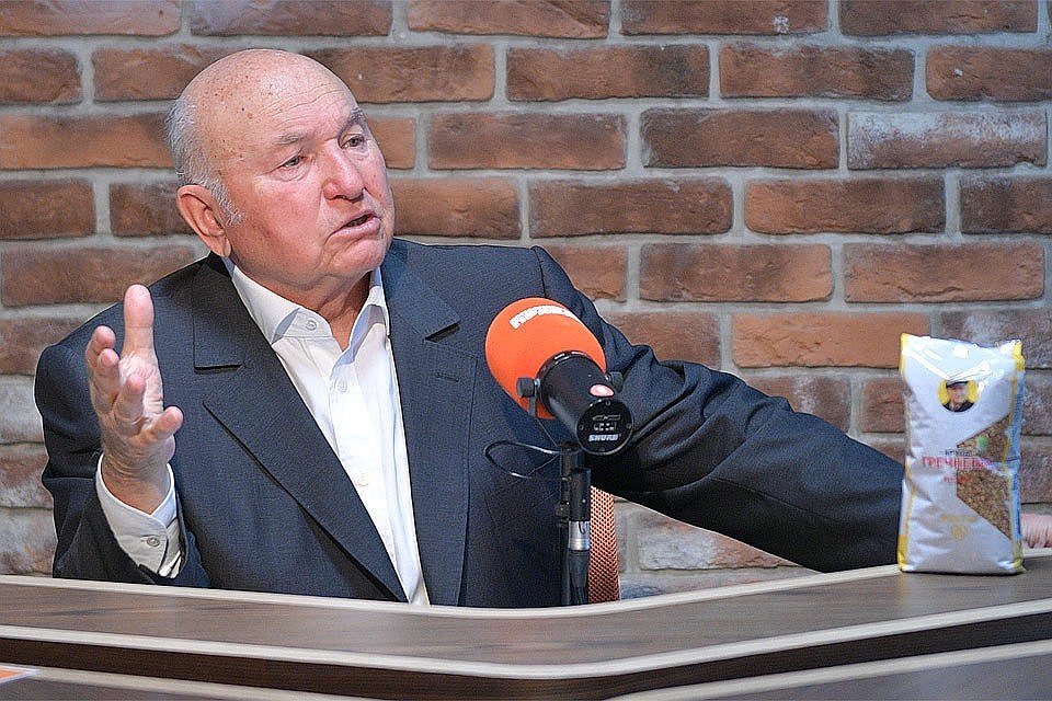 Экс-мэр Москвы простил своего давнего "критика и оппонента" - случилось это после того, как он узнал о смерти журналиста