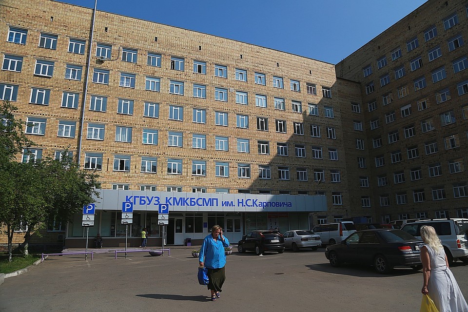 Трое туристов попали в больницу после слета на Мане.