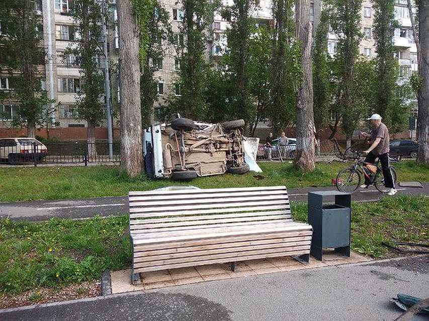 Авария на Рахова. Фото соцсетей