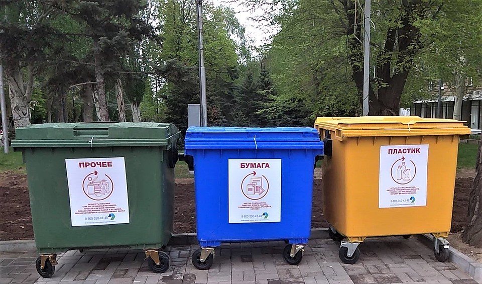 Такие контейнеры можно увидеть в самых людных местах. Фото: УО