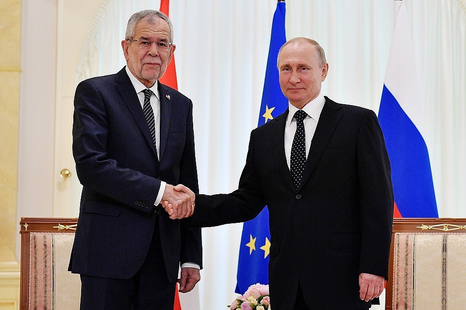 Президент РФ Владимир Путин и президент Австрии Александер Ван дер Беллен