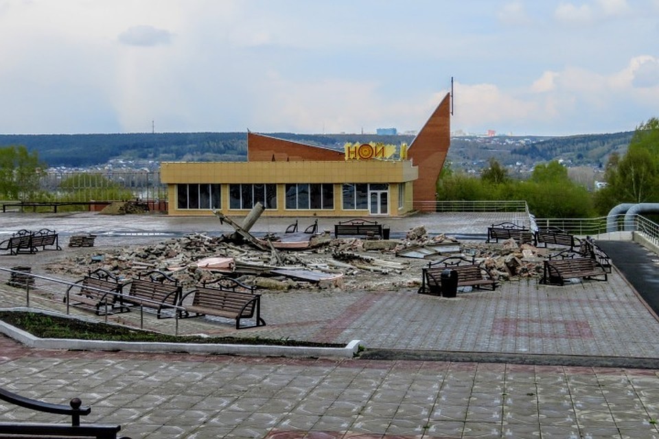 В Кемерове рядом с «Лапландией» разобрали фонтан . ФОТО: Екатерина Комарова.