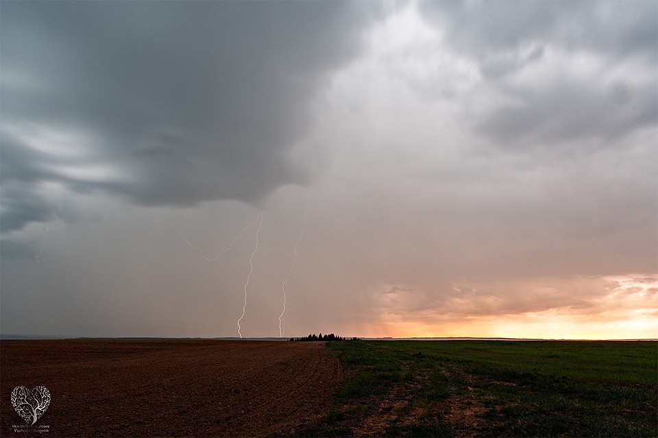 Снимки сделал местный «охотник за грозами». Фото: vk.com/meteokirov
