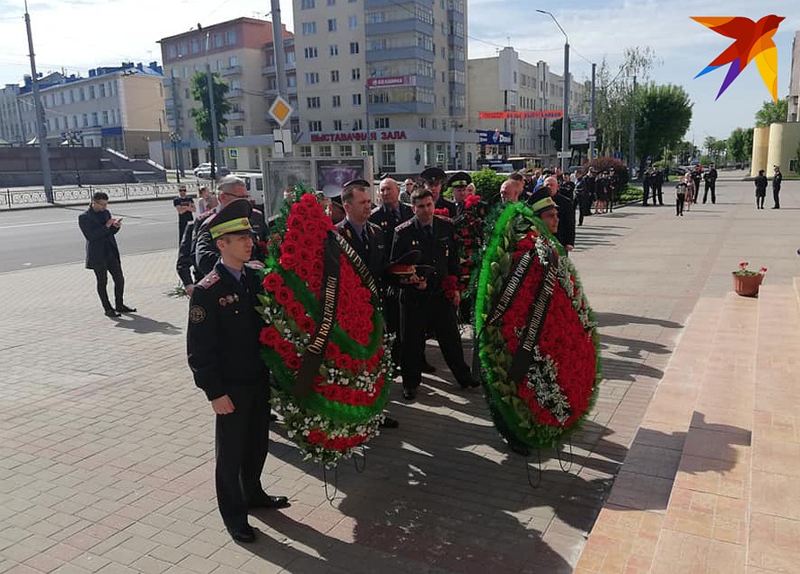 В Могилеве хоронят убитого сотрудника ГАИ.