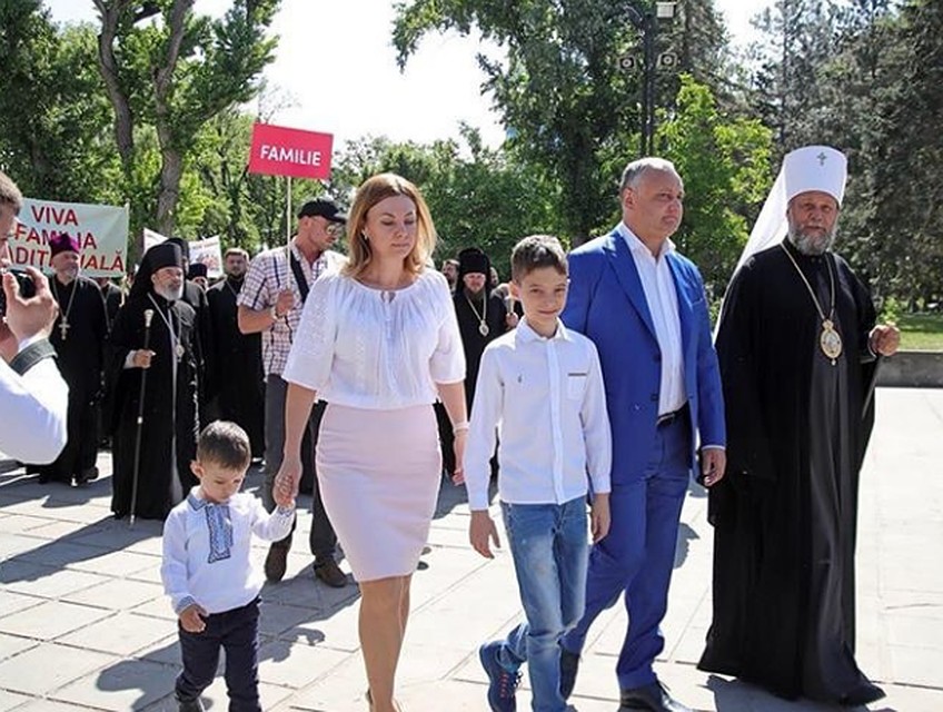 Президент и его семья поддерживает традиционные семейные ценности.