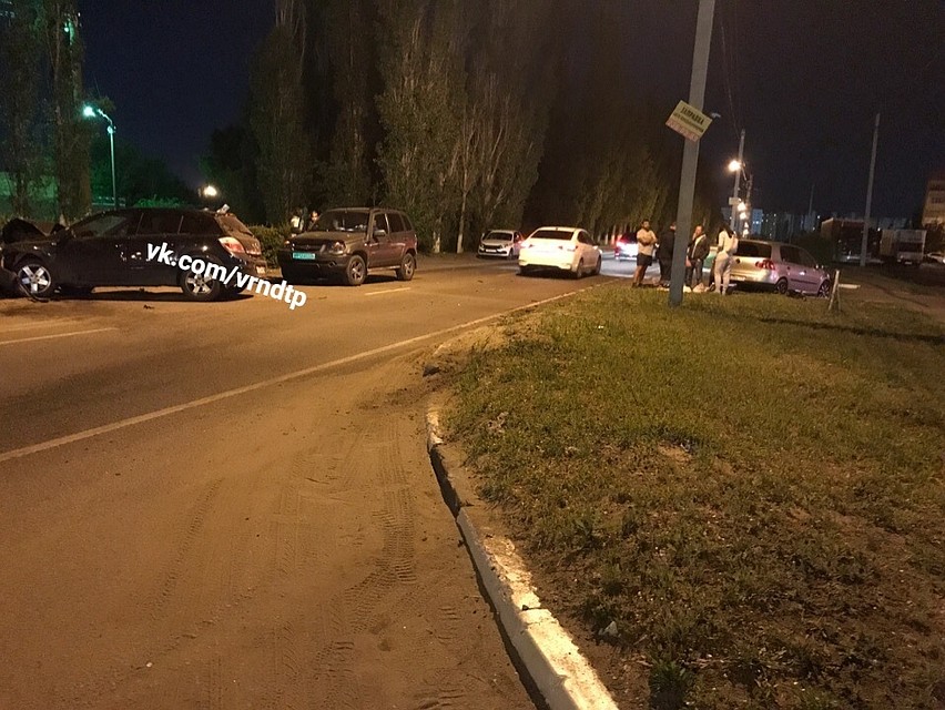 фото со страницы сообщества "Аварии/ДТП/Воронежа" соцсети "Вконтакте"