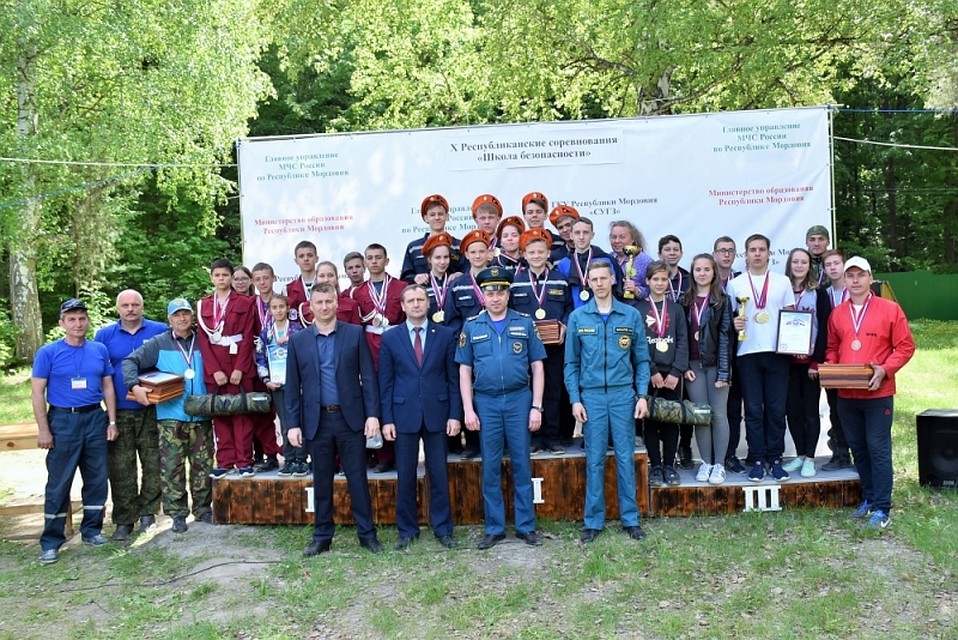 Победителем соревнований «Школа безопасности» стала команда школы №8.