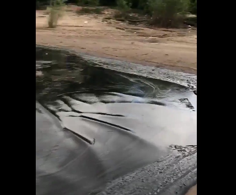 Как и когда будет очищена вода от мазута пока неизвестно