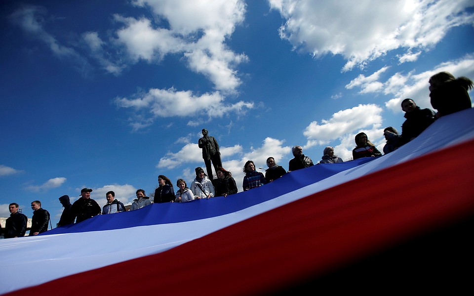 НАТО потребовало от России покинуть Крым