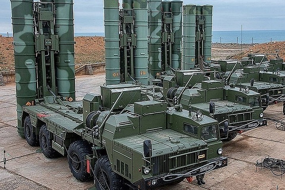 Зенитные ракетные комплексы С-400 «Триумф».Зенитные ракетные комплексы С-400 «Триумф»