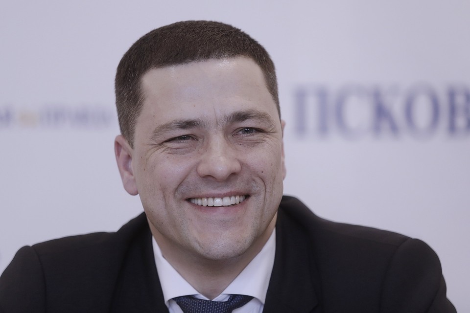 Михаил Ведерников.