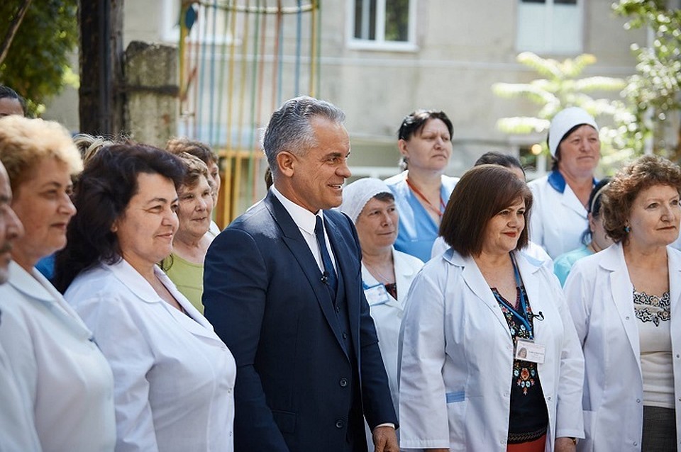 Глава Демпартии здоров, утверждает пресс-секретарь.