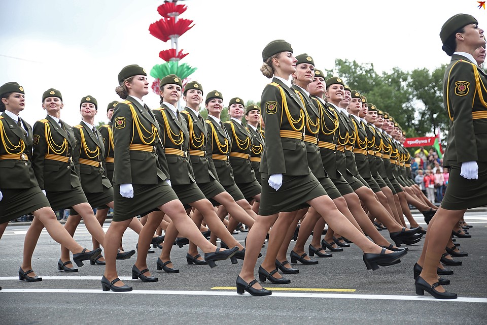 В этом году в параде участвует больше женщин-военнослужащих