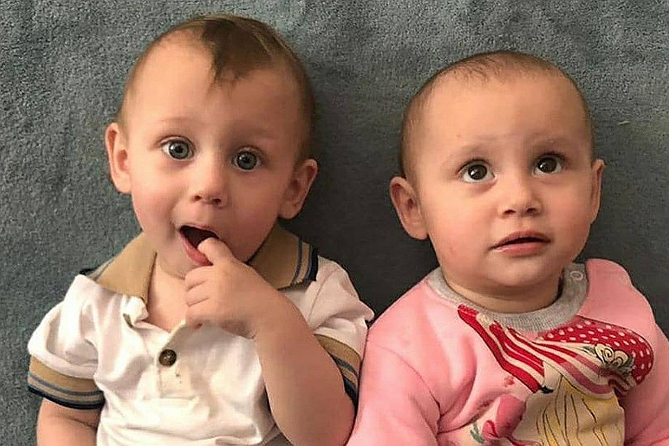 Мамой оставленных детей может быть некая Алена , которая родила мальчика и девочку близнецов в Павловском Посаде.