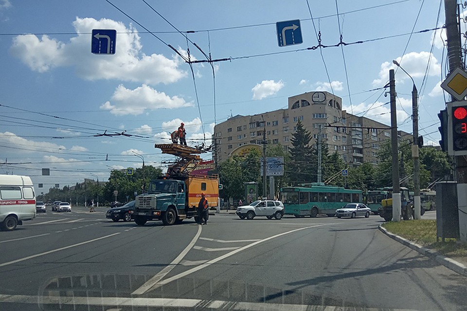 В Твери произошла авария на контактной троллейбусной сети
