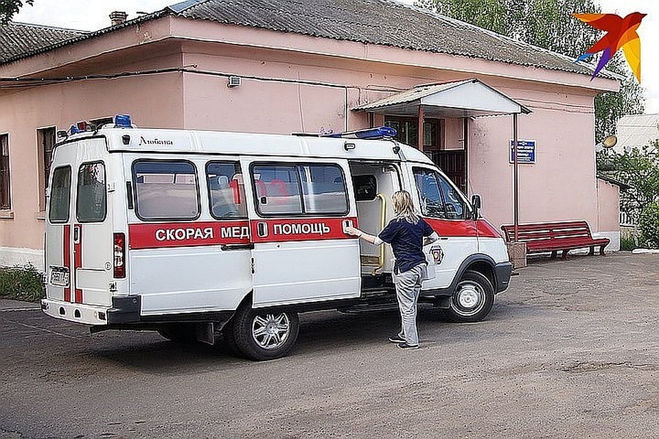 В Лунинце под колеса авто попала 5-летняя девочка