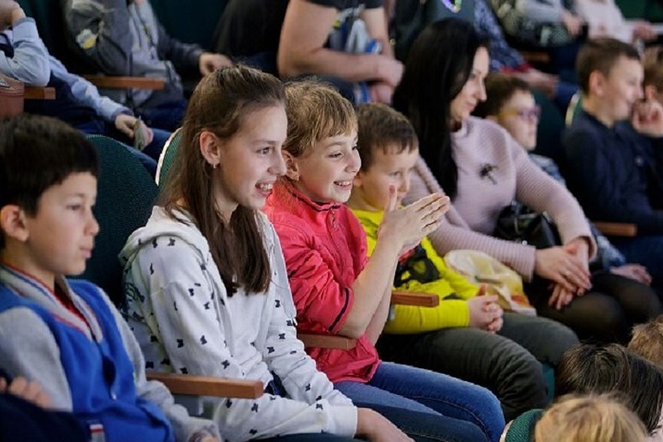 Детки так любят цирк! Фото: myslo.ru