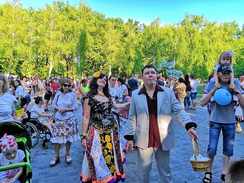 В парке Гагарина прошли масштабный благотворительный концерт и сбор денег для детей с ДЦП