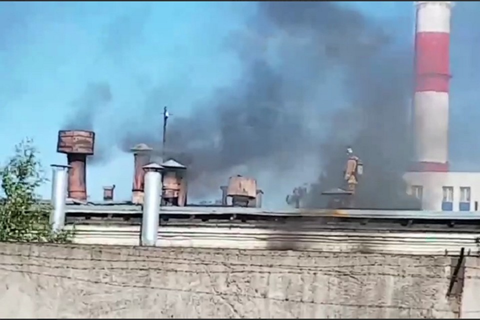 Пожар на химическом заводе "Ленреактив" в Петербурге. Фото: "ДТП и ЧП Санкт-Петербург"