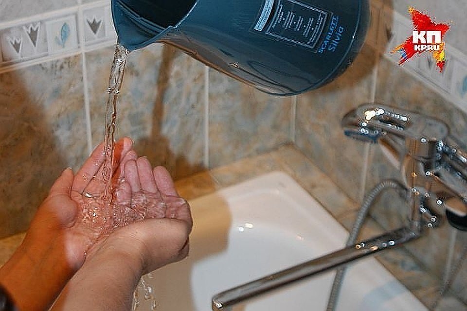 Горячую воду в 89 домах начнут отключать не 13 июня, а 2 июля.