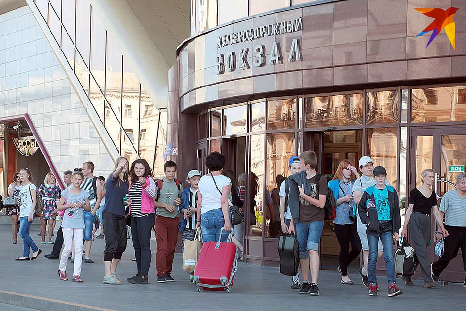 Если раньше на заработки уезжали в первую очередь в Россию, то теперь трудовые мигранты смотрят и в сторону западных соседей.