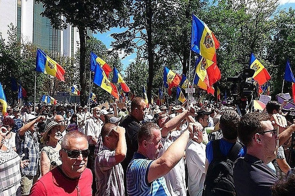 Народный марш откладывается.