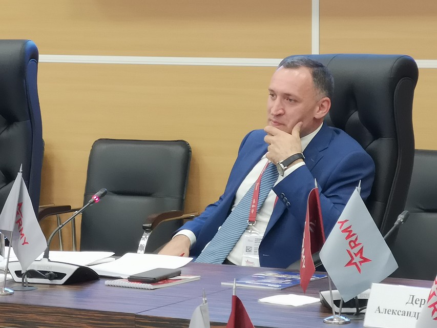 Основатель и руководитель Ассоциации кластеров и технопарков России Андрей Шпиленко на круглом столе в рамках форума «Армия-2019».