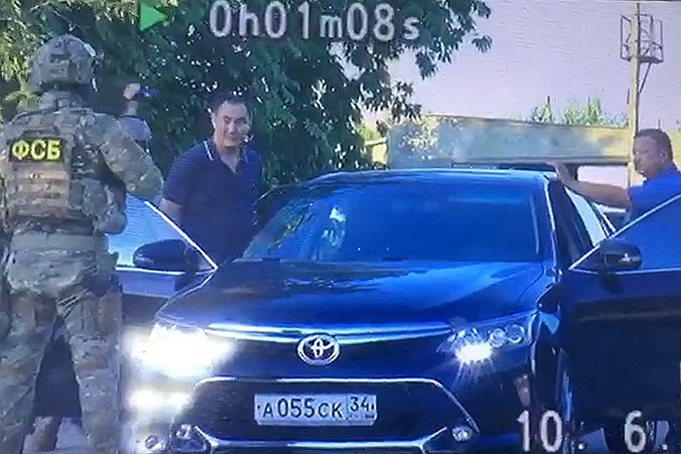 Музраева арестовали 10 июня и обвинили в терроризме.