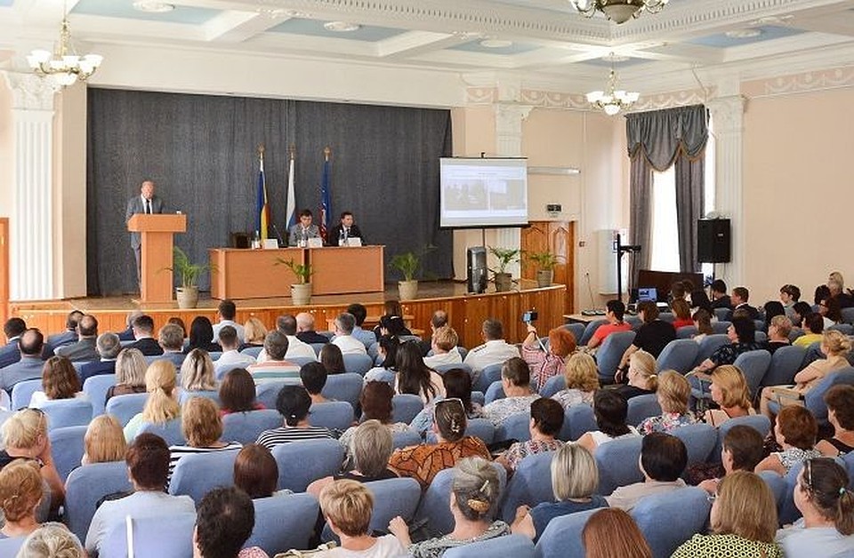 Состоялась встреча исполняющего обязанности главы администрации города с жителями Ленинского района.