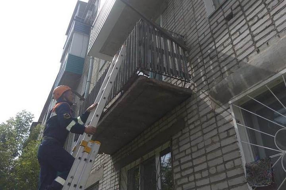 Спасатели в Хабаровском крае помогли старушке сутки пролежавшей в квартире