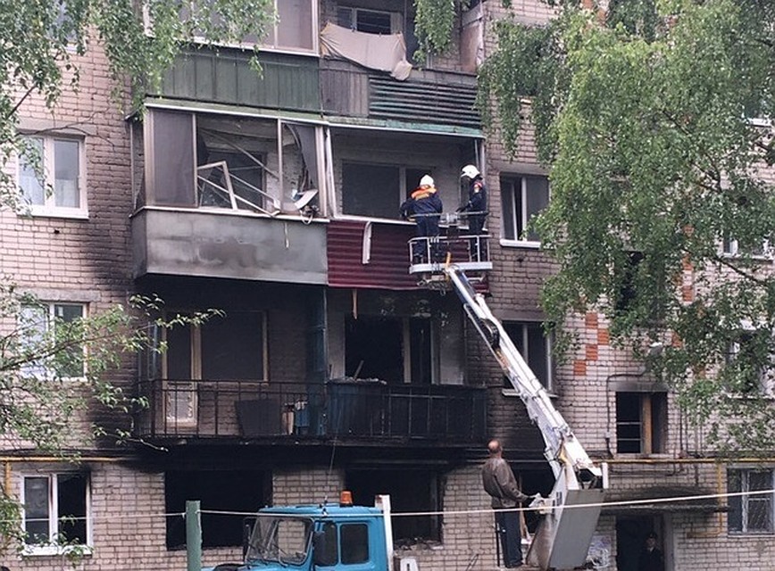 Основной версией случившегося стали рассматривать неадекватные действия жителя квартиры Фото Никита Панасенко