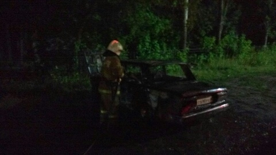 В Муроме спасатели тушили два автомобиля